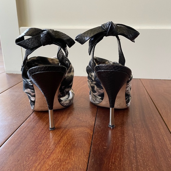 Traviata satin like fabric black & cream sandals - Picture 3 of 4